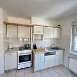 8 Einzelbetten I 6 Schlafzimmer I 2 Sep Ebenen I 2 Baeder, 2 Sep Wc I Messe, A81 I Monteure, Teams