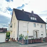 8 Einzelbetten I 6 Schlafzimmer I 2 Sep Ebenen I 2 Baeder, 2 Sep Wc I Messe, A81 I Monteure, Teams Apartmán Böblingen