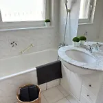 Apartmán 8 Einzelbetten I 6 Schlafzimmer I 2 Sep Ebenen I 2 Baeder, 2 Sep Wc I Messe, A81 I Monteure, Teams