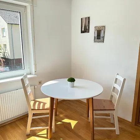 8 Einzelbetten I 6 Schlafzimmer I 2 Sep Ebenen I 2 Baeder, 2 Sep Wc I Messe, A81 I Monteure, Teams * Böblingen